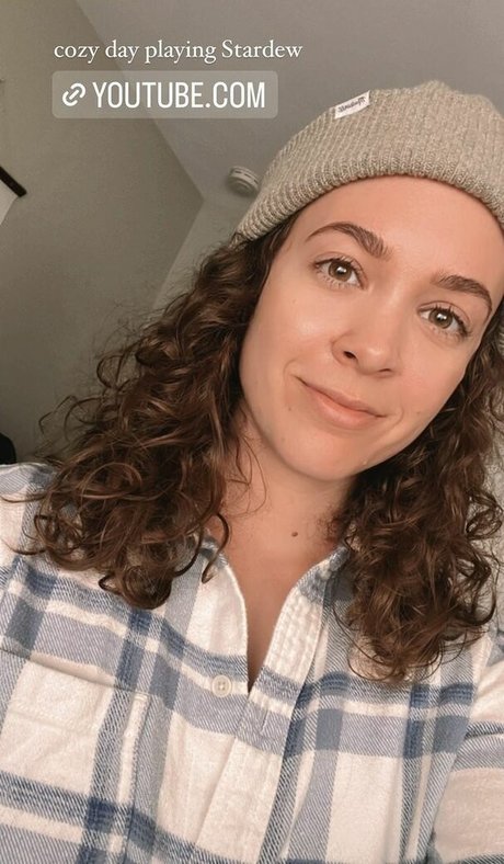 Natalie Gold exclusive model archive