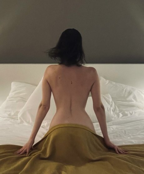 Moria Akons free actress images