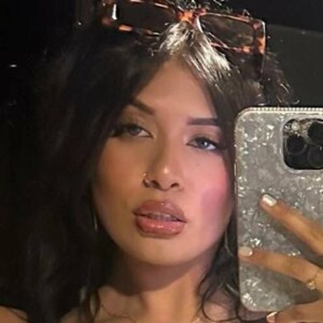 stxrgirllmeenaa model beautiful img