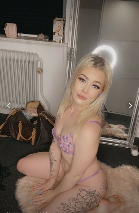 wizbaby sexy actress galleries