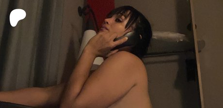 yikariver beautiful model picture