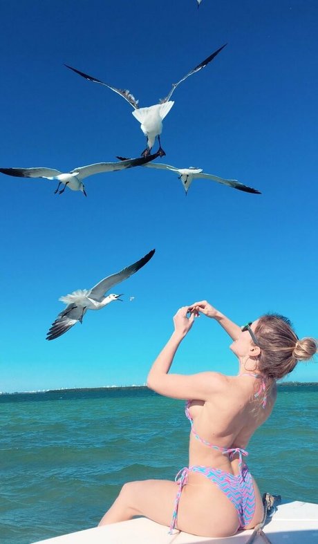 Miss Volaera_ adult model photo