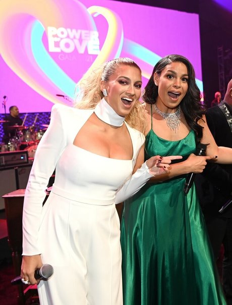 Tori Kelly pornstar beautiful picture