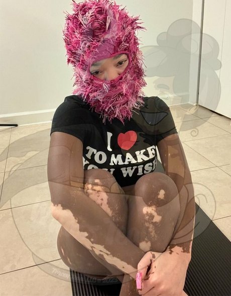 Curiousiteaaa exclusive star photos