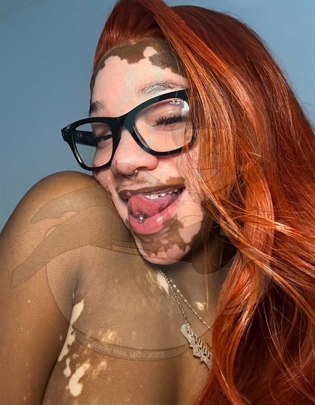 Curiousiteaaa perfect star image