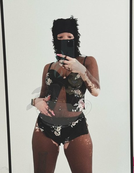 Curiousiteaaa model galleries