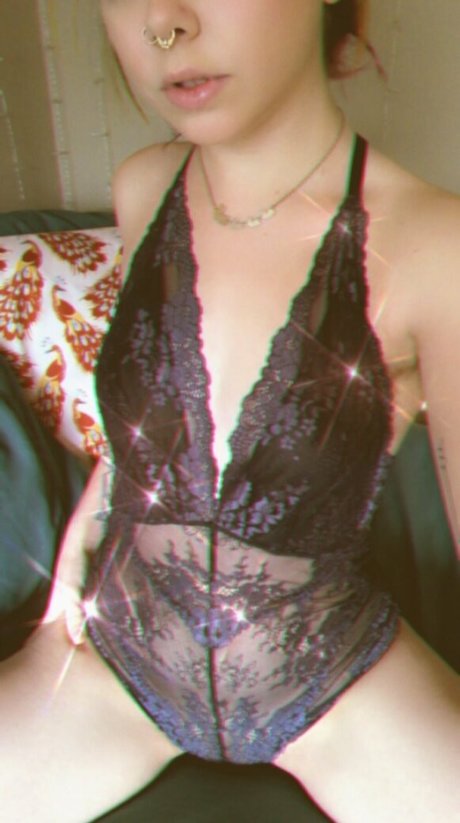 beetlebails hot actress image