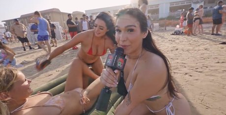 NerdballerTV xxx actress photo