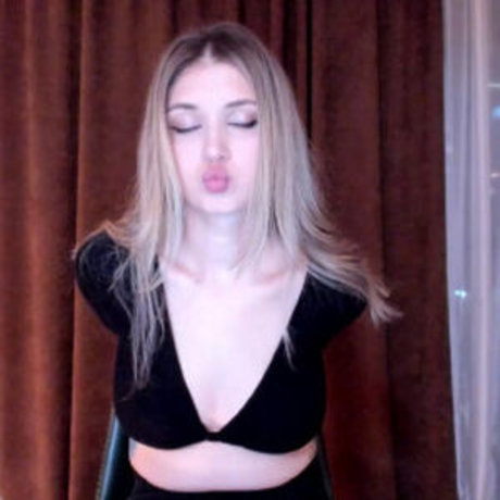 Aalliyahh model sexy img