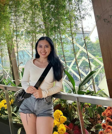 nininplays beautiful pornstar gallery