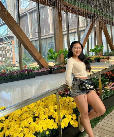 nininplays sexy star gallery