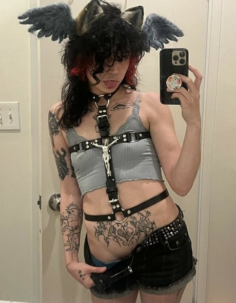 CanineCrucifix exclusive pornstar image