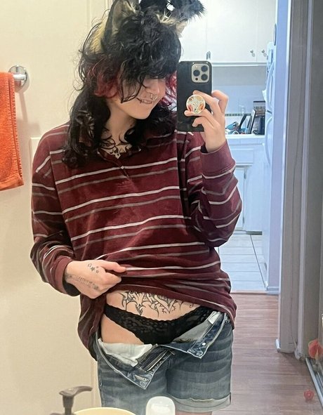 CanineCrucifix hot actress pictures