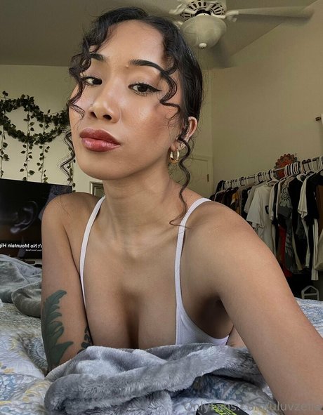 uluvzella nude model images