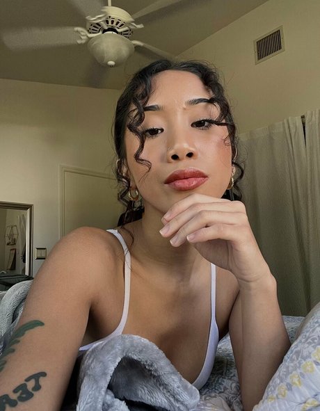 uluvzella xxx actress pics