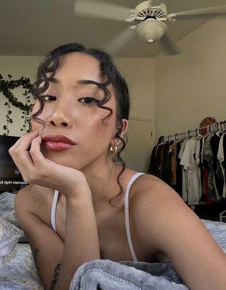 uluvzella star exclusive gallery