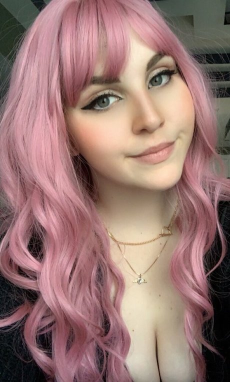 cowsismite naked pornstar photo