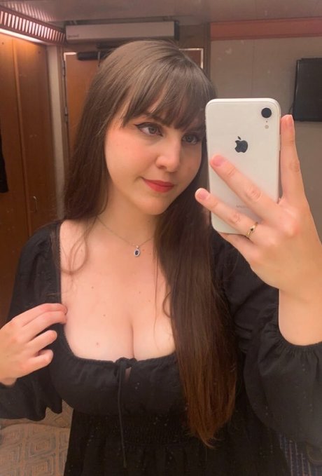 cowsismite model exclusive pics