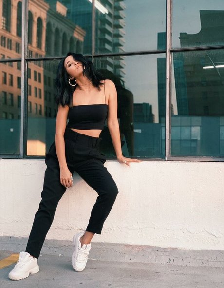 Erika Fong adult model galleries