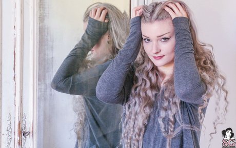 Vehera SG erotic actress photos