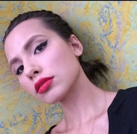 Bente Violet xxx model gallery