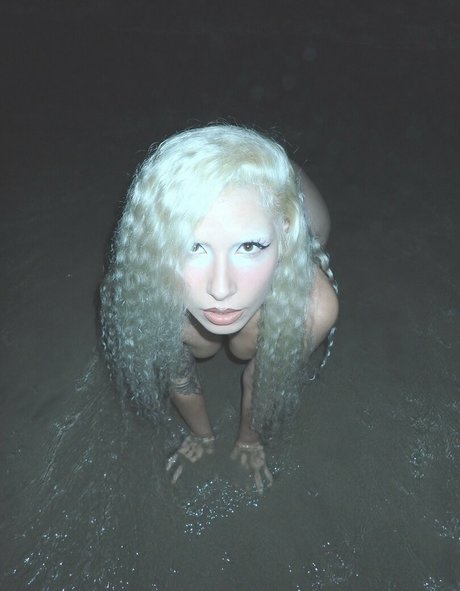 Bente Violet hot actress photos