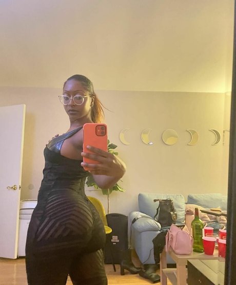 Mistress Matya star pic