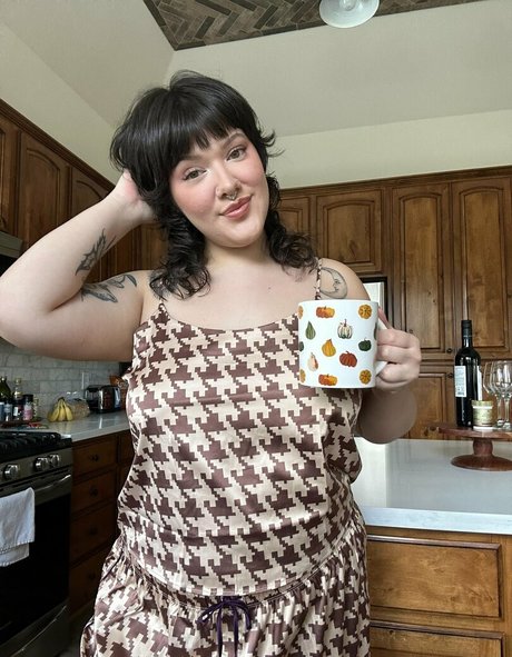 cherryishairy nudes actress img