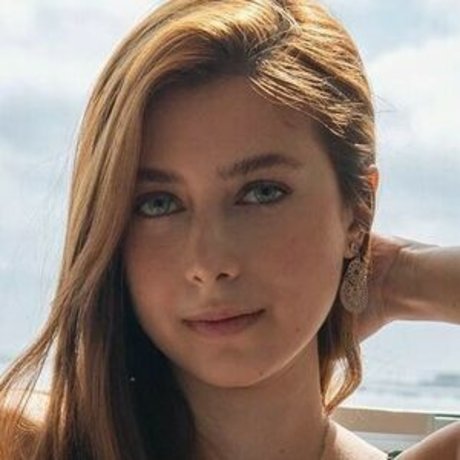 BiaGomez star hot img