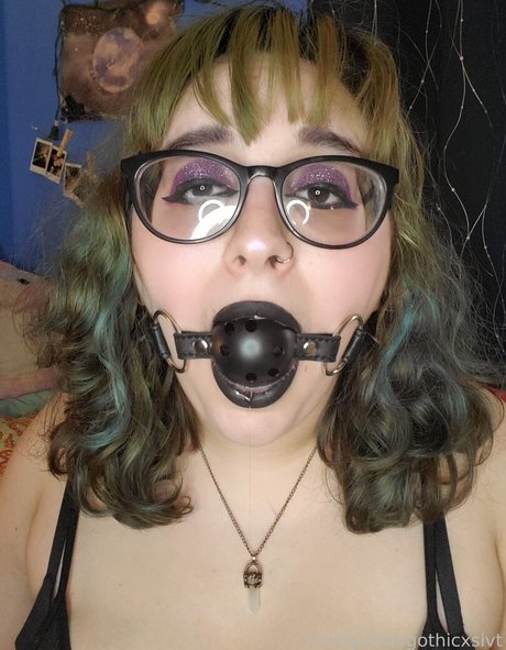 gothicxslvt nude model gallery