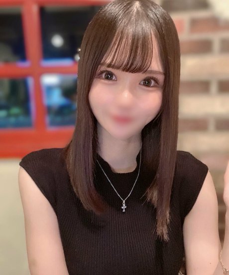 Hinari model naked image