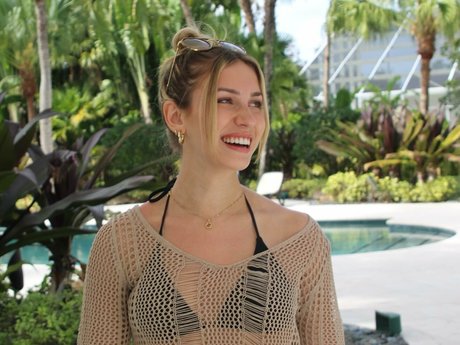 Katie Feeney best model gallery