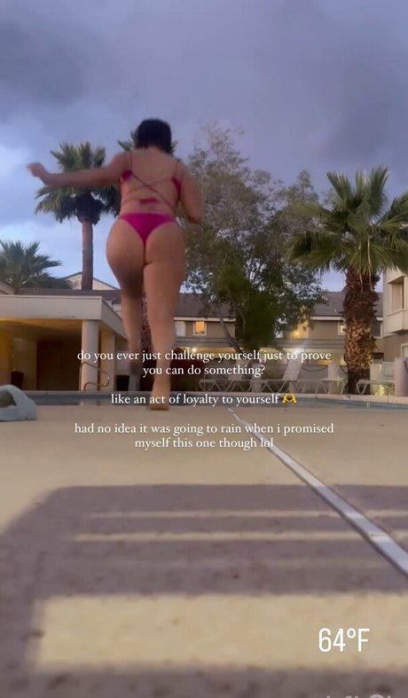 Mae Welsch star sexy pic