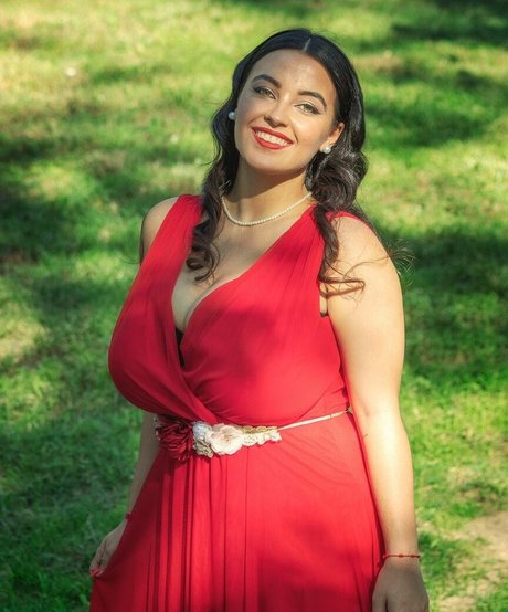 Anneris model nudes pictures