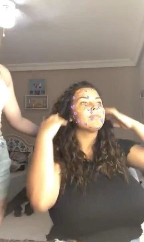 Anneris sexy actress pictures