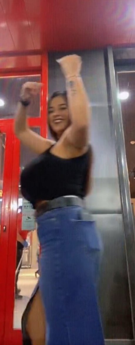 Anneris nudes actress images