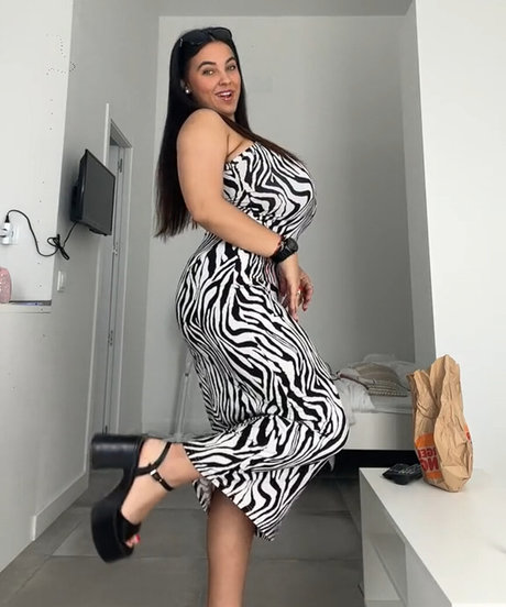 Anneris nude actress pics