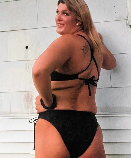 Rachel Doese star nude pic