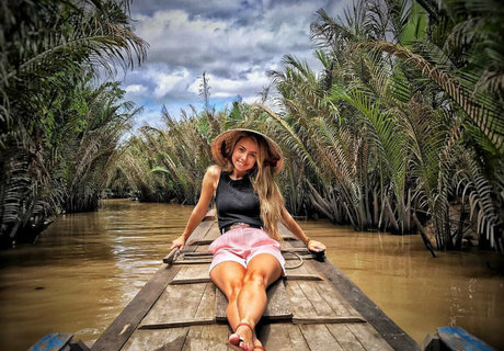 Travelling Explorer erotic pornstar img