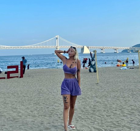 Lee Jaebeol nude model images