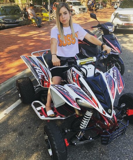 Solibeth Brito naked model photo