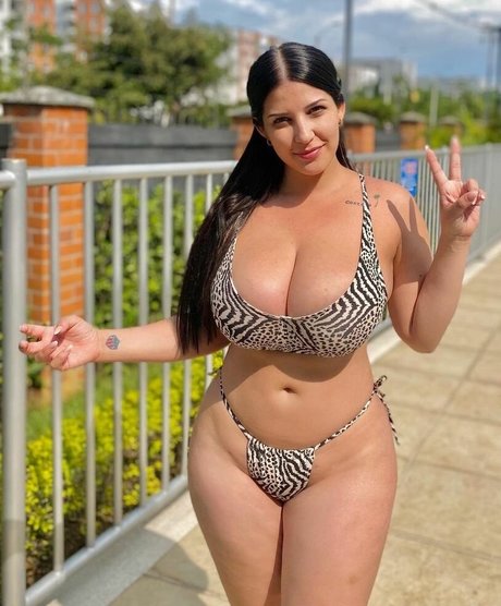 Yoselin castiillo sexy actress photo