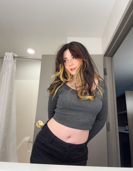 Itsbootz model hd pic