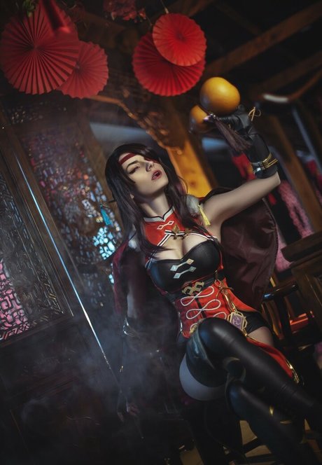 lil g cosplay model top img