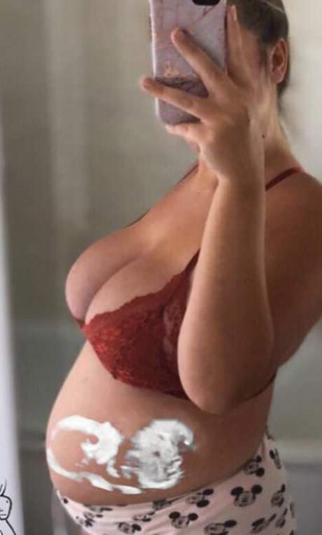 Nicole Barker star sexy photos