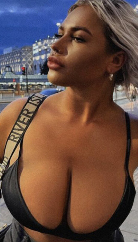 Nicole Barker naked pornstar galleries