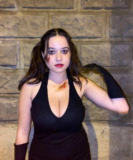 supermire model free photos