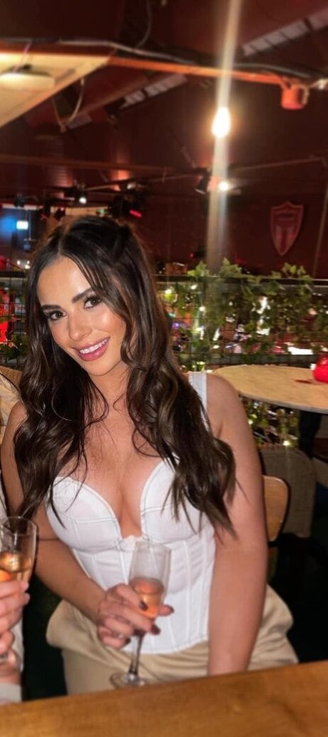 Megan L star pretty photo