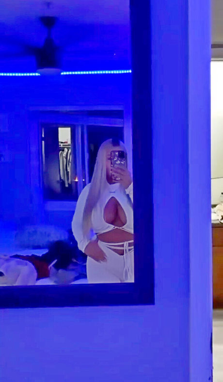 Gianna Malave model erotic images