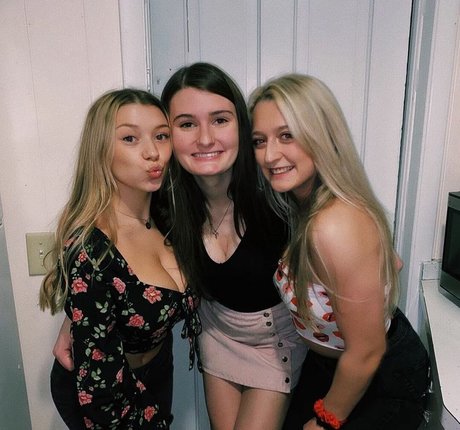 Sara Brooks free star photos